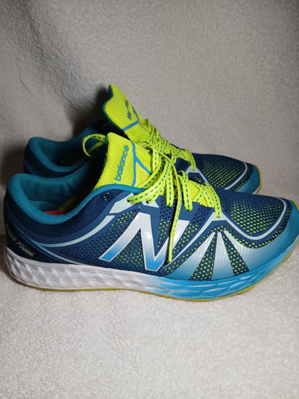 New Balance Womens Blue & Neon Running Shoes. Size 10. #newbalance#freshfoam